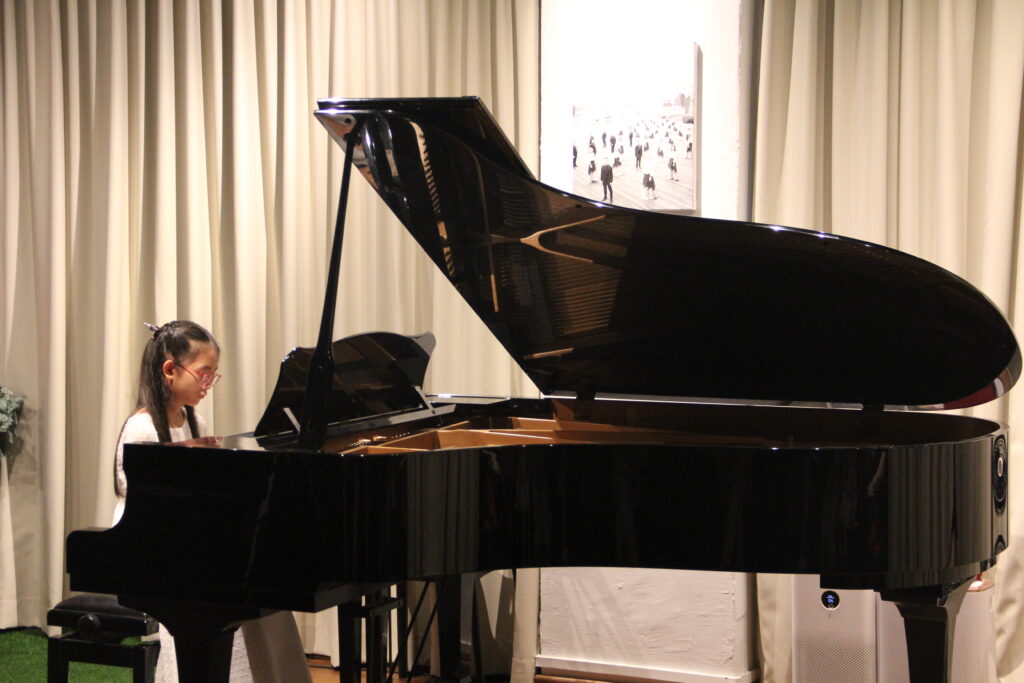 Minh An at the piano